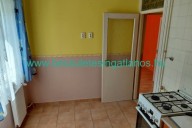 Elado-hasznalt-tarsashazi-lakas-Zalaegerszeg-kertvaros-Zala-megye.-www.becsuletesingatlanos.hu-Konyha-kamraval-1