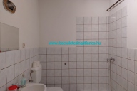 Furdoszoba-es-WC-2-zuhanyzo-Uzlet-Keszthely-Zala-megye.-www.becsuletesingatlanos.hu_